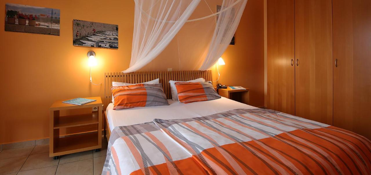 Oasis By The Sea Aparthotel Chiliadou  Exterior photo
